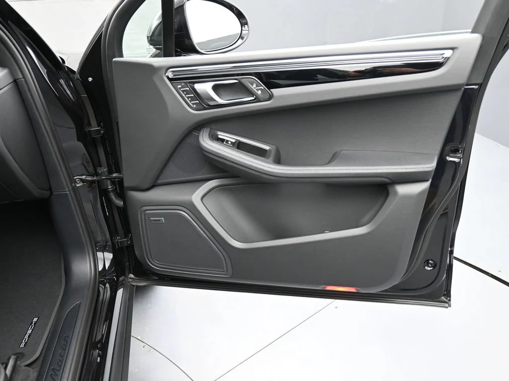2026 Porsche Macan interior, door panel, Black
