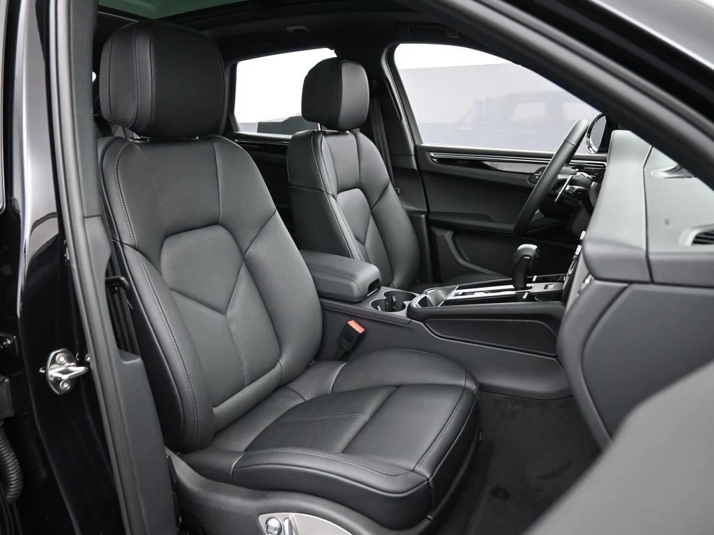2026 Porsche Macan interior, seats, Black