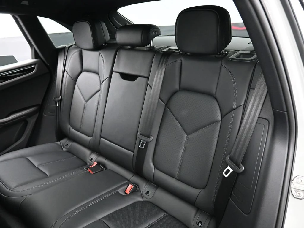 2026 Porsche Macan interior, seats, Black