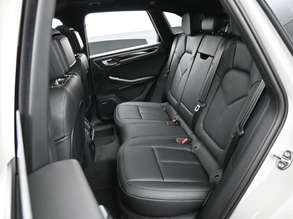 2026 Porsche Macan interior, seats, Black