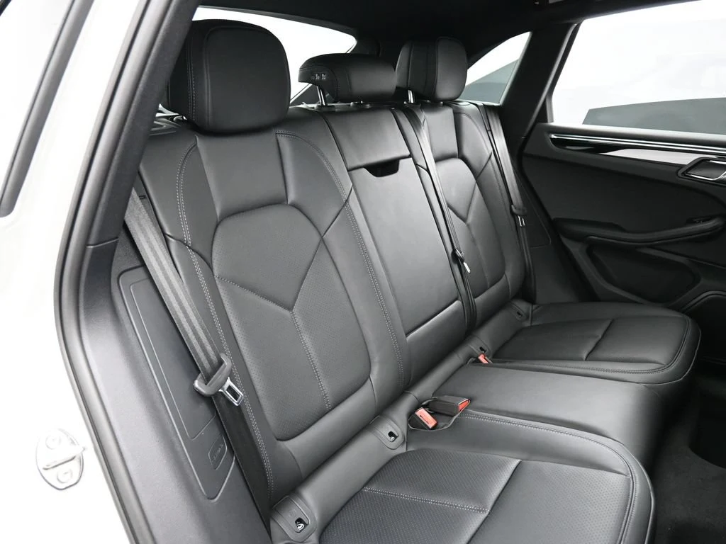 2026 Porsche Macan interior, seats, Black