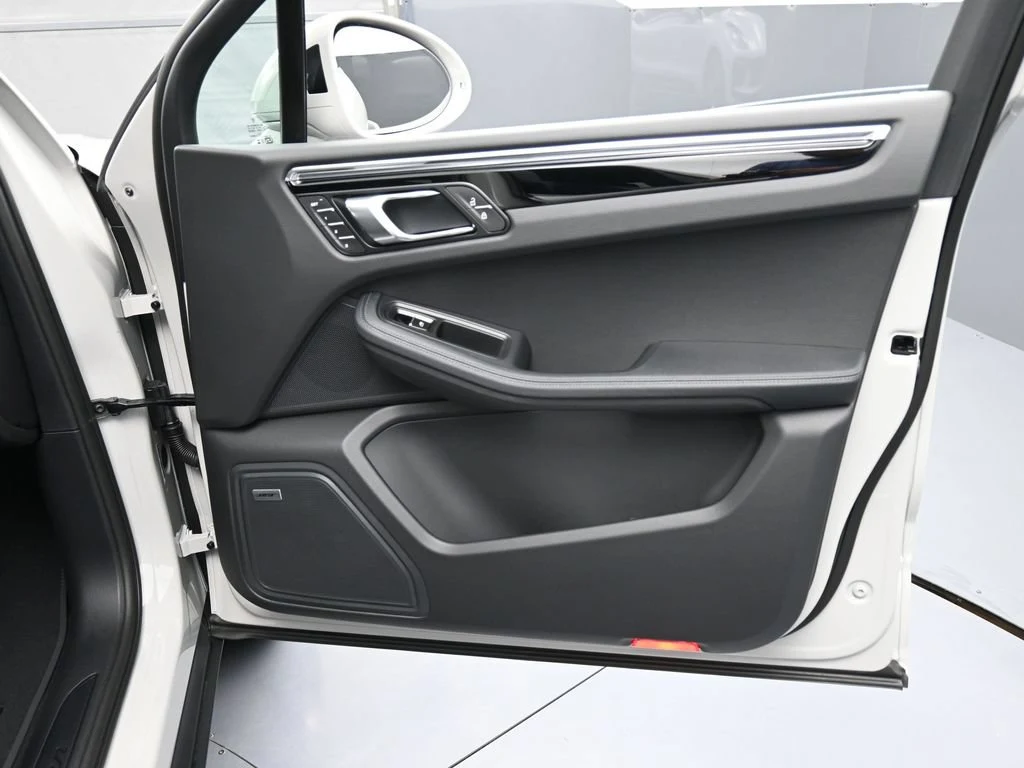 2026 Porsche Macan interior, door panel, Black