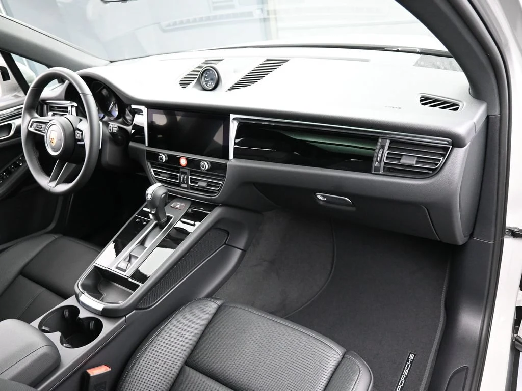 2026 Porsche Macan interior, Black
