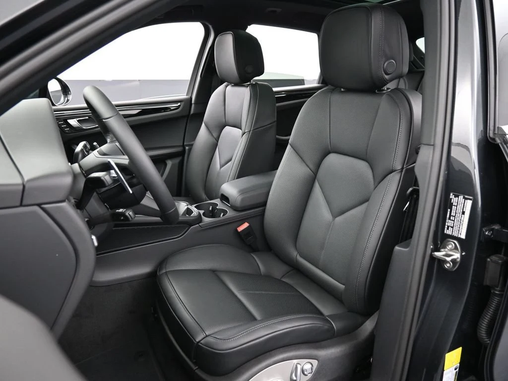 2026 Porsche Macan interior, seats, Black