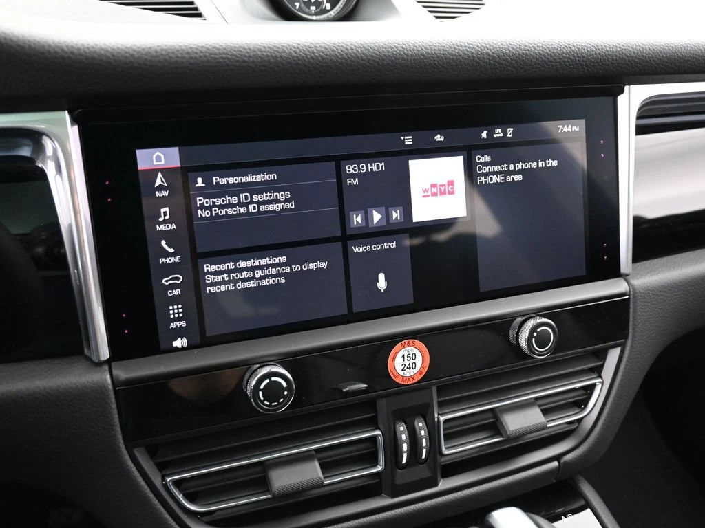 2026 Porsche Macan interior, dashboard, Black