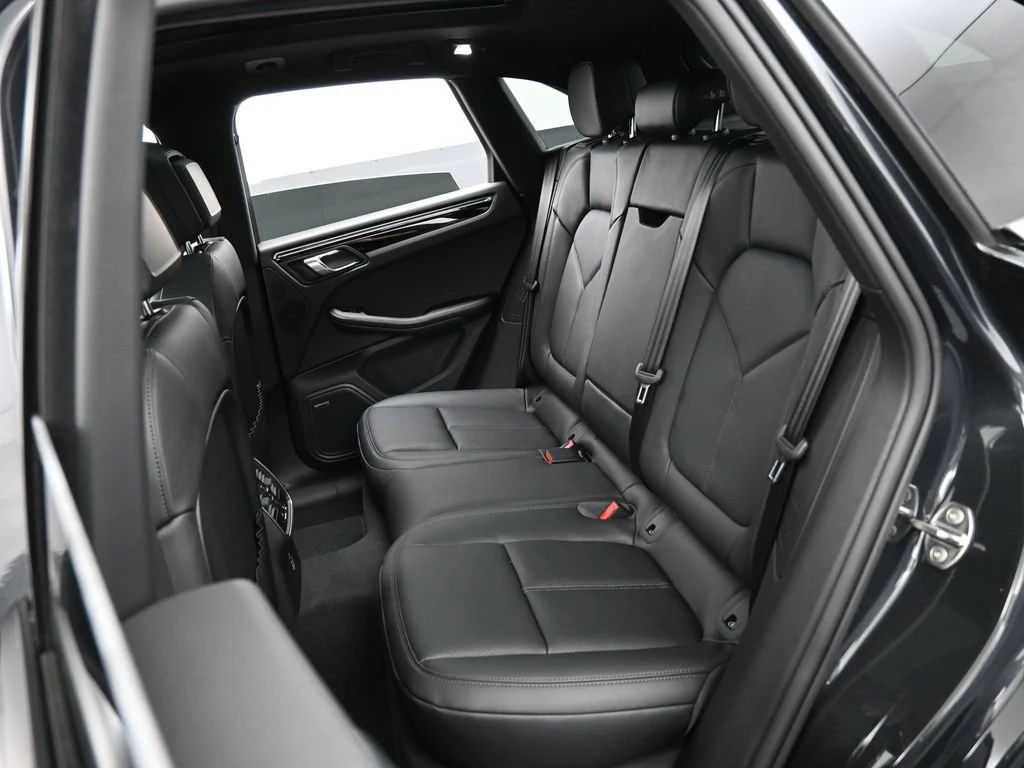 2026 Porsche Macan interior, seats, Black