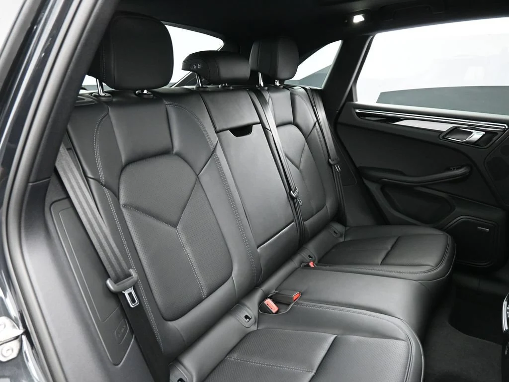 2026 Porsche Macan interior, seats, Black