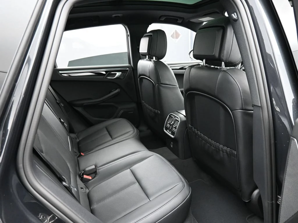 2026 Porsche Macan interior, seats, Black