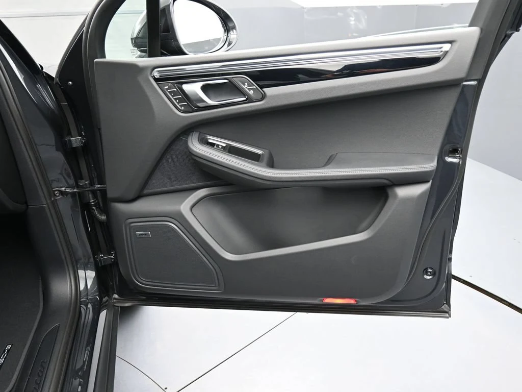 2026 Porsche Macan interior, door panel, Black