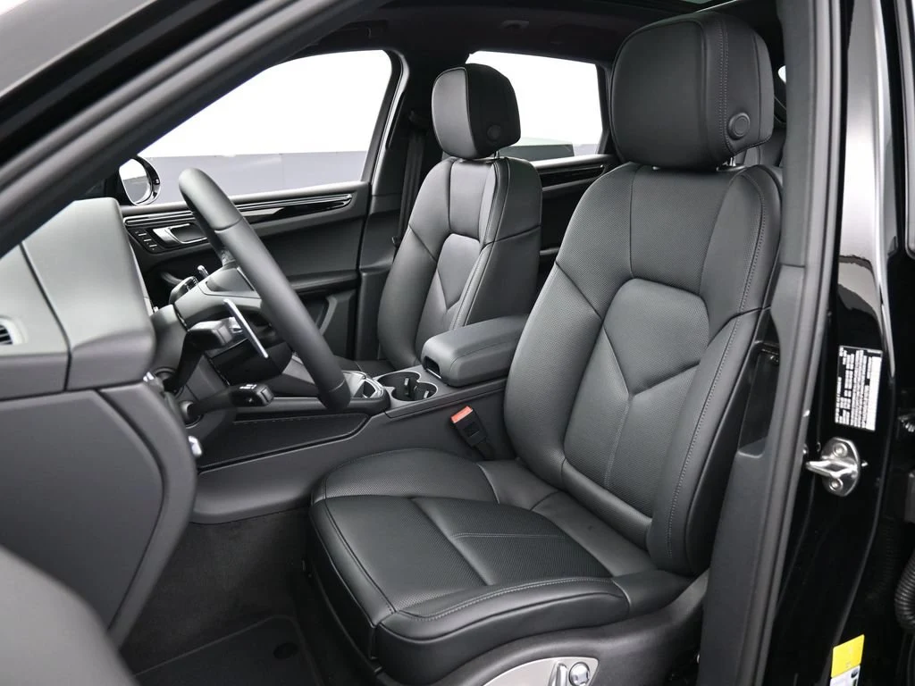 2026 Porsche Macan interior, seats, Black