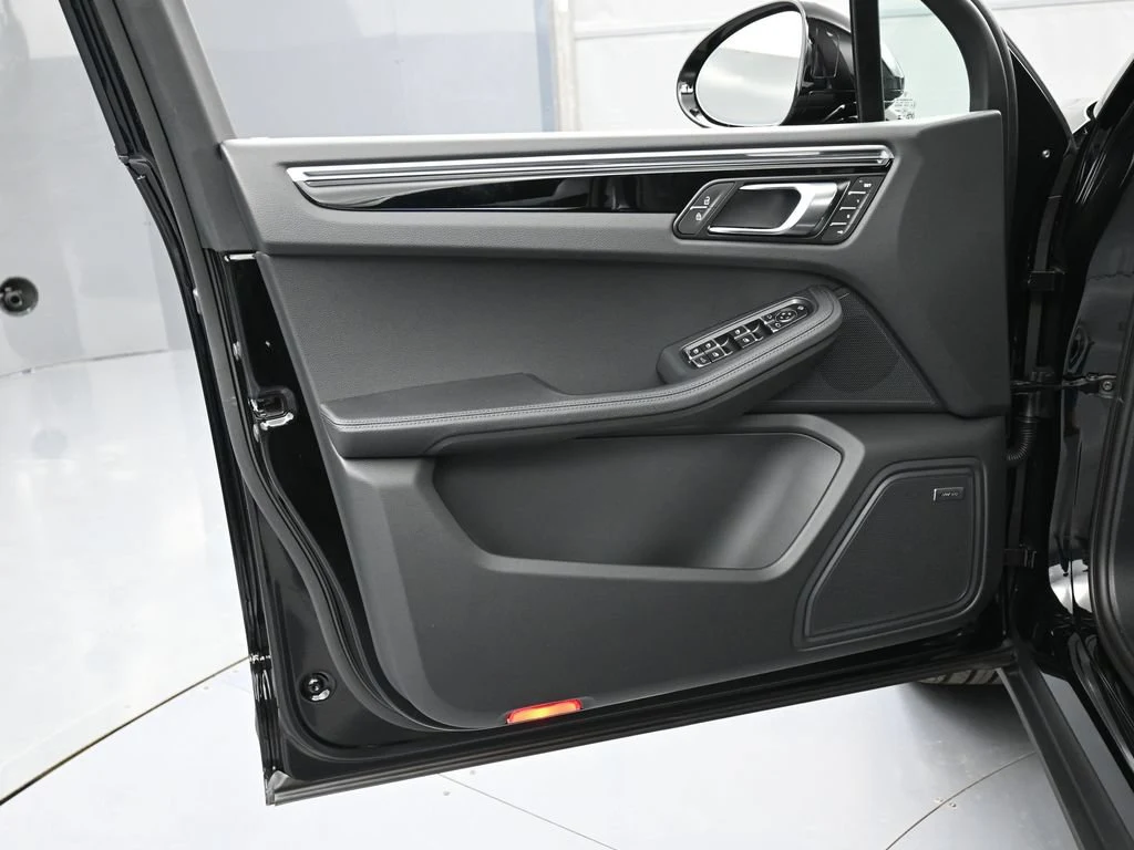 2026 Porsche Macan interior, door panel, Black