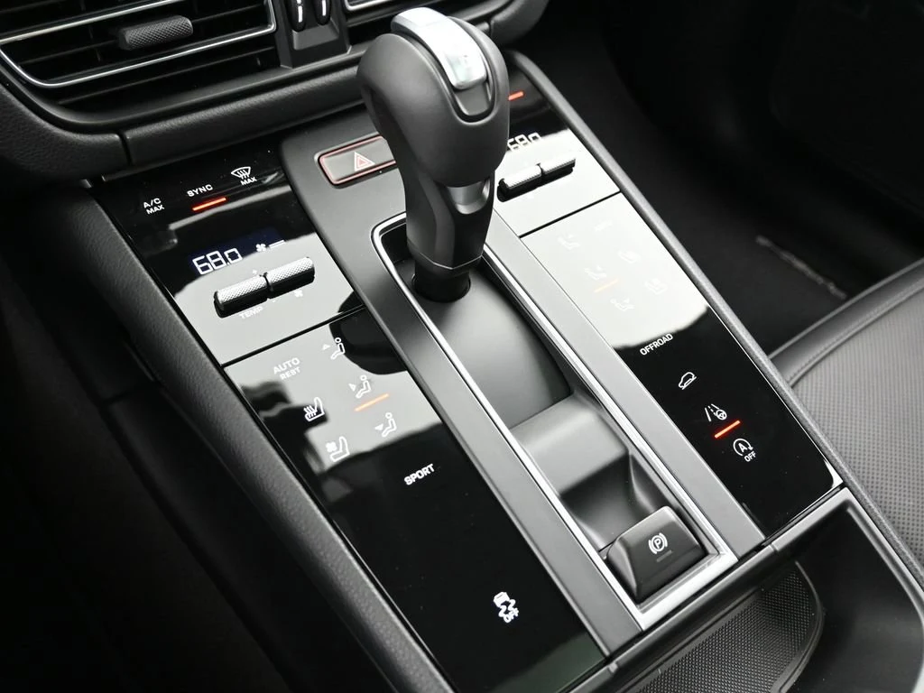 2026 Porsche Macan interior, center console, Black