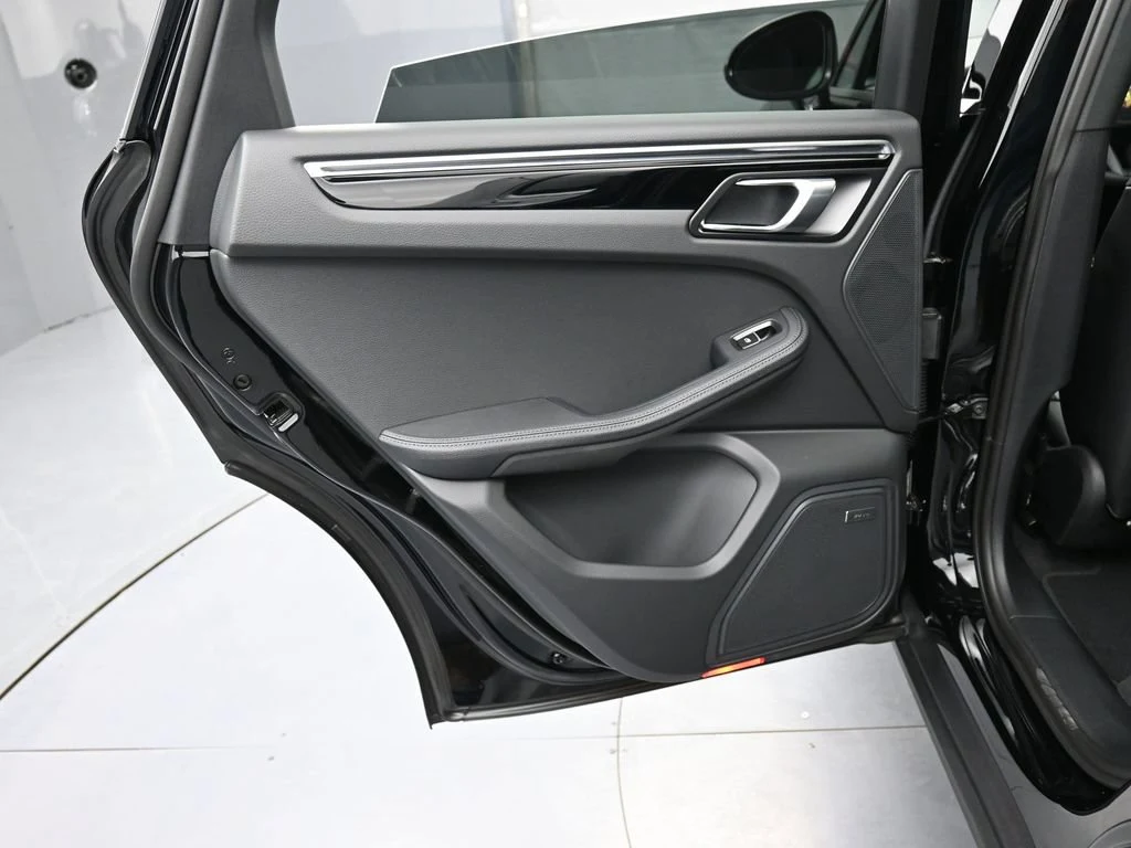 2026 Porsche Macan interior, door panel, Black