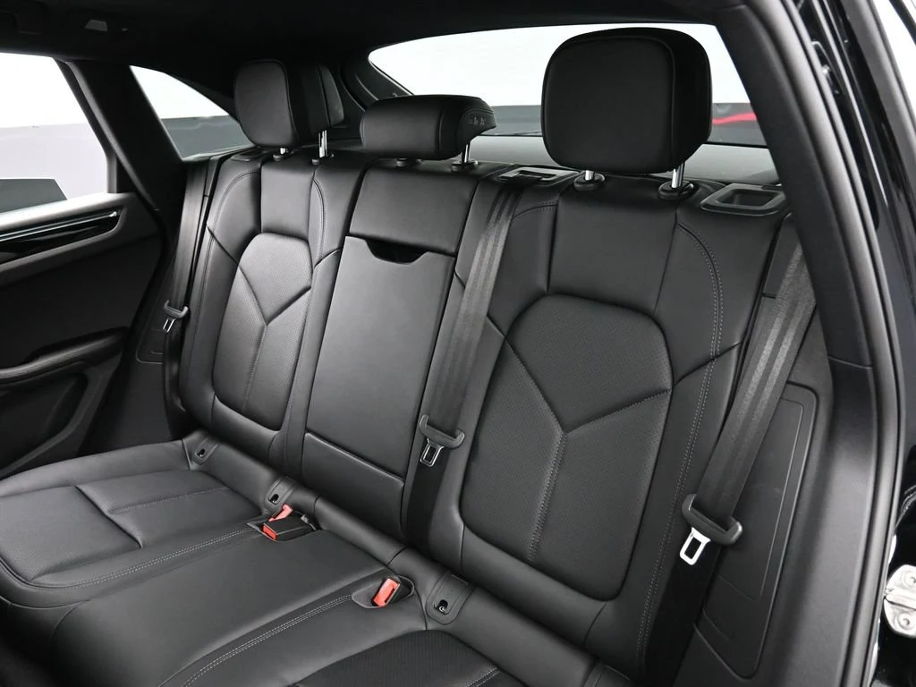 2026 Porsche Macan interior, seats, Black