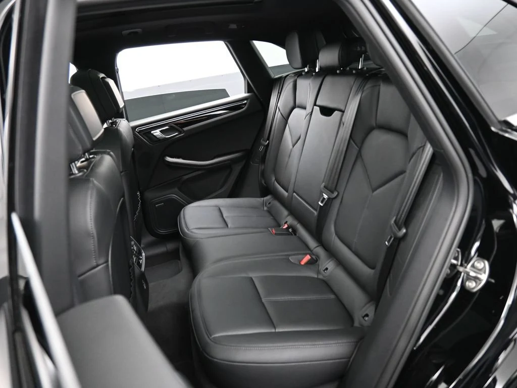 2026 Porsche Macan interior, seats, Black