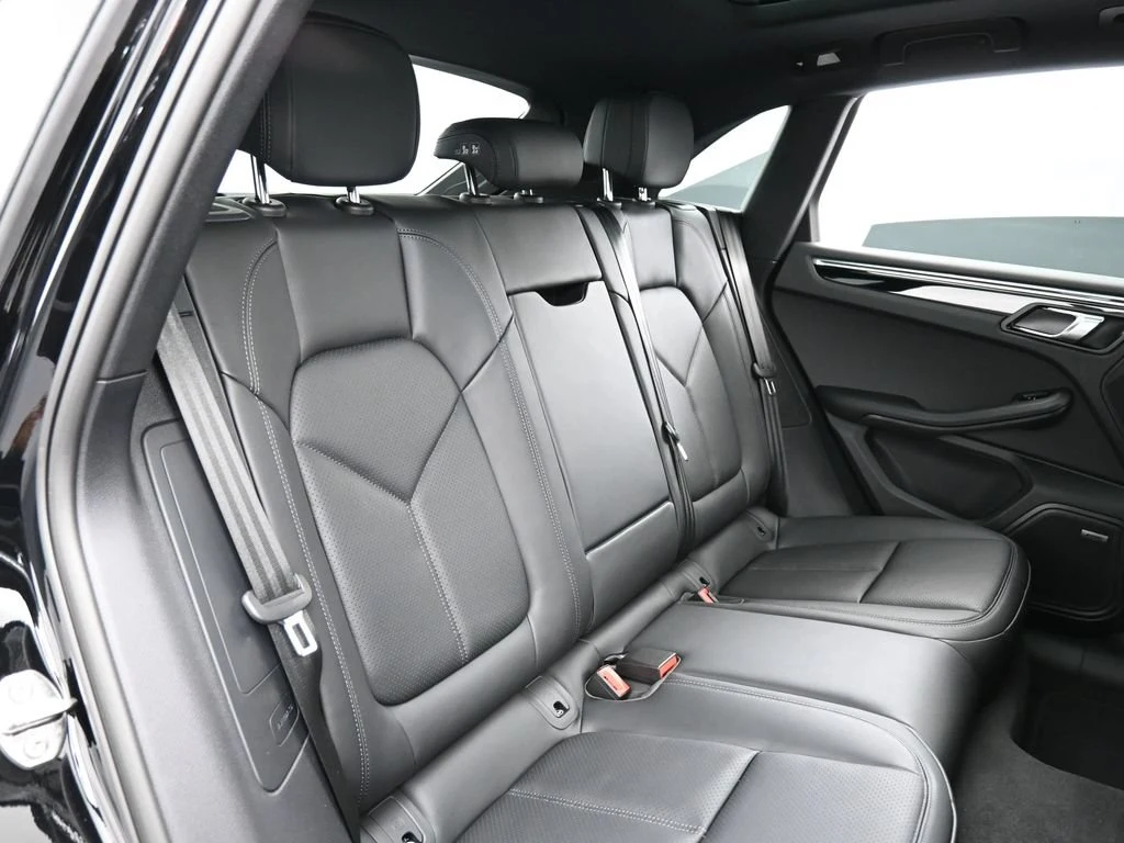 2026 Porsche Macan interior, seats, Black