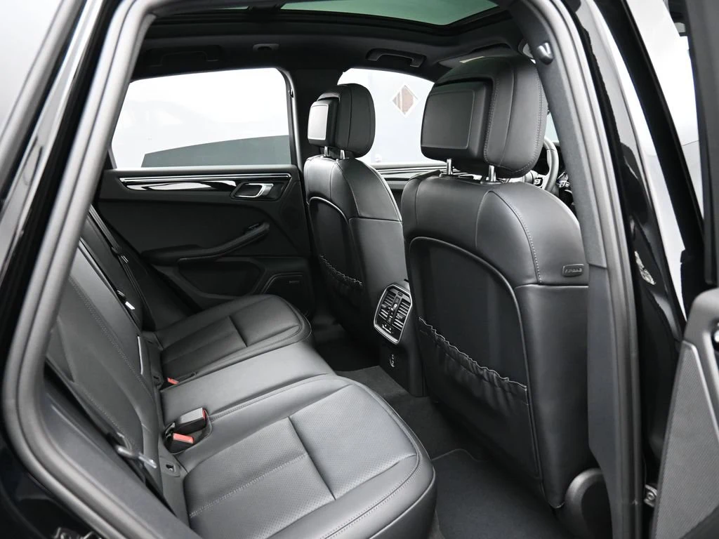 2026 Porsche Macan interior, seats, Black