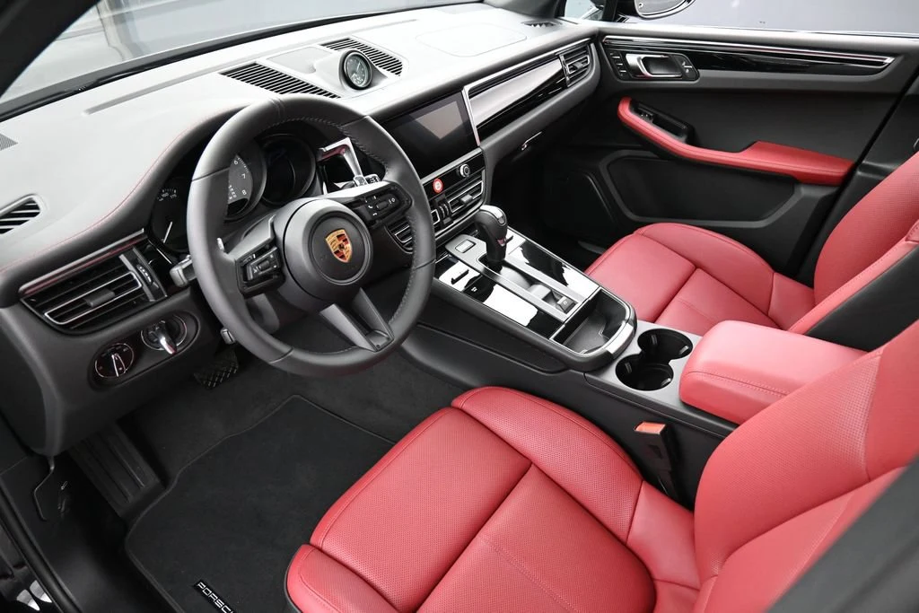 2026 Porsche Macan S interior