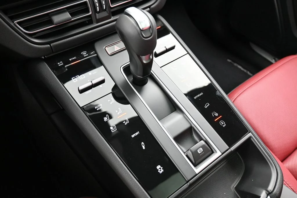 2026 Porsche Macan S interior, center console