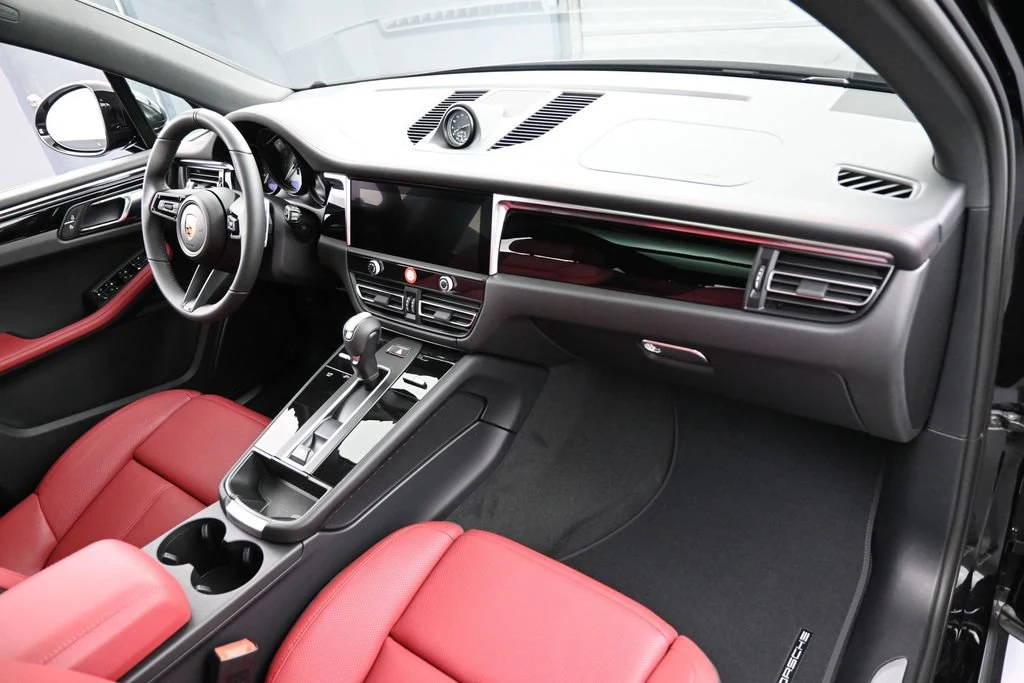 2026 Porsche Macan S interior