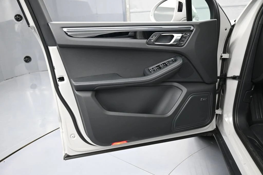 2026 Porsche Macan interior, door panel, Black