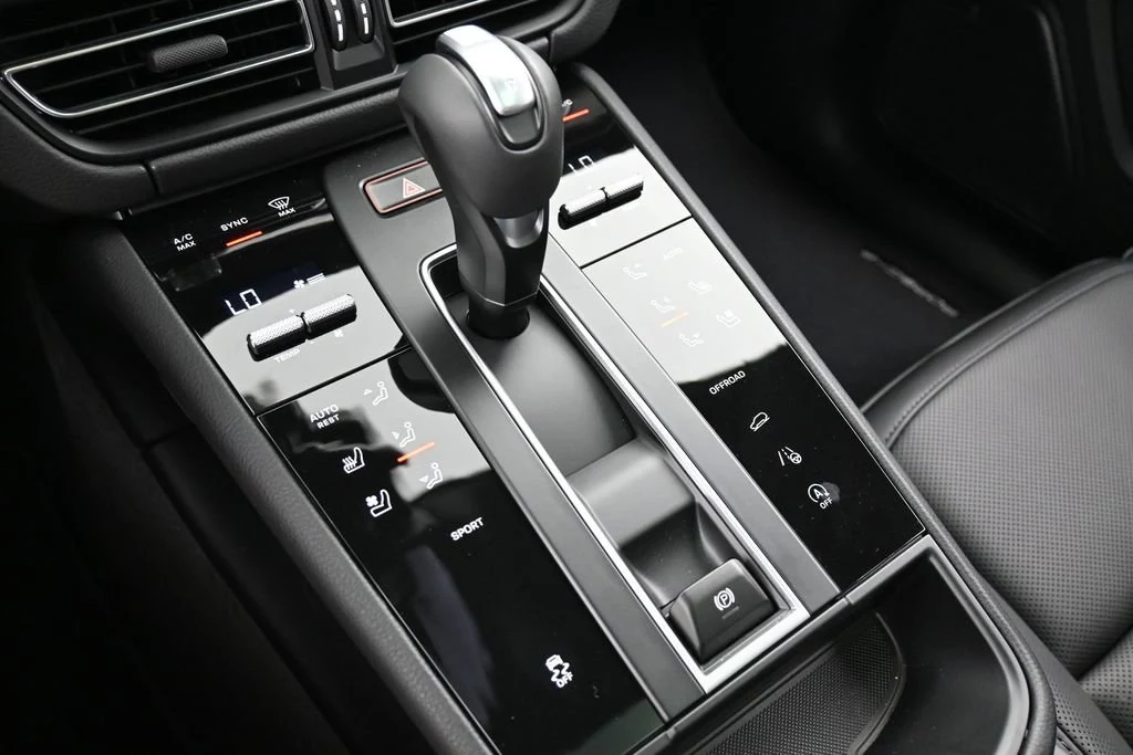 2026 Porsche Macan interior, center console, Black