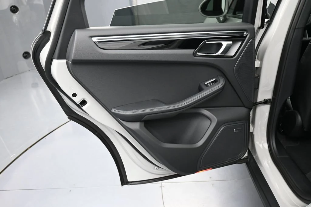 2026 Porsche Macan interior, door panel, Black