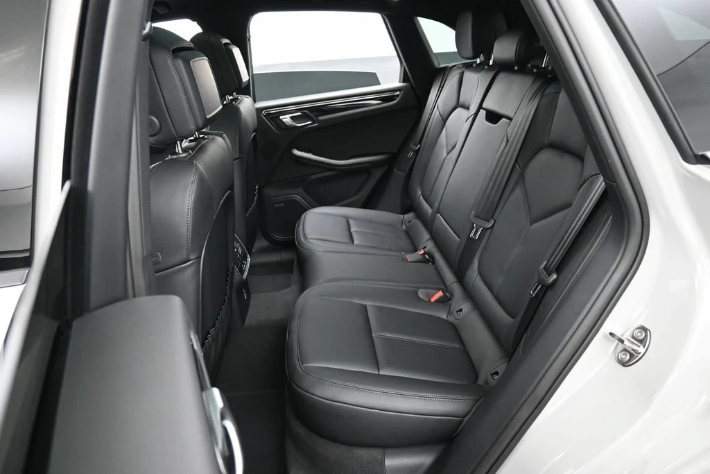 2026 Porsche Macan interior, seats, Black