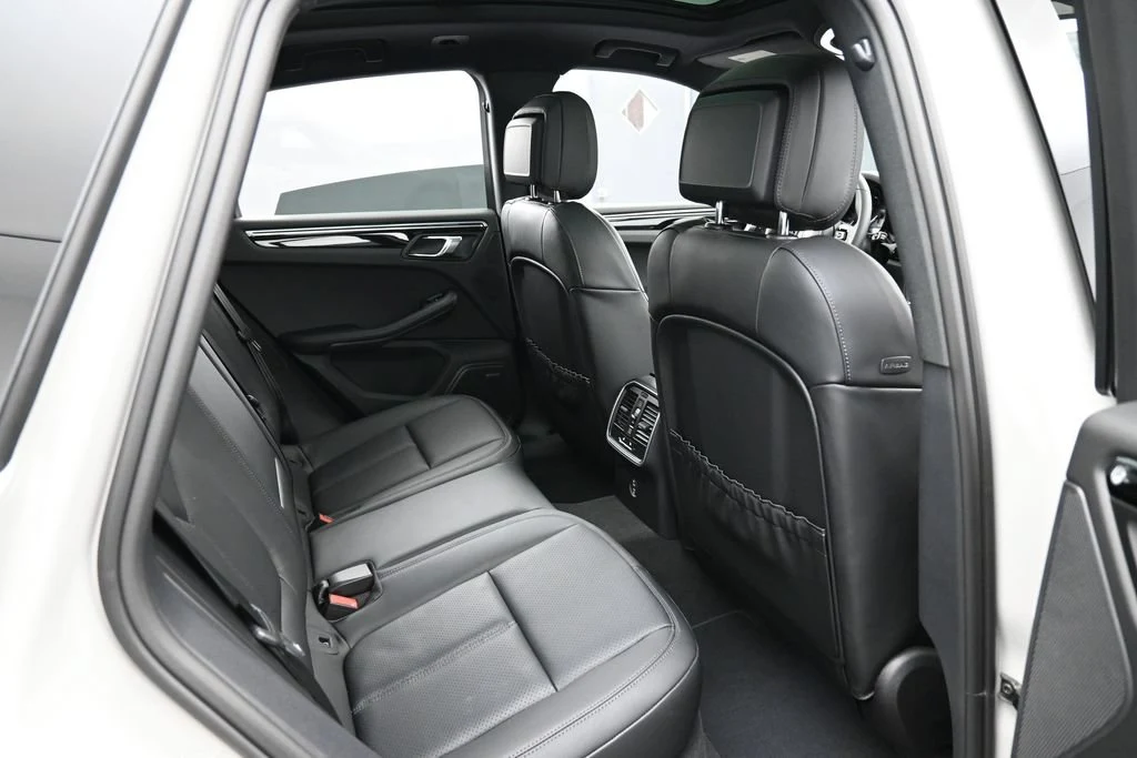 2026 Porsche Macan interior, seats, Black