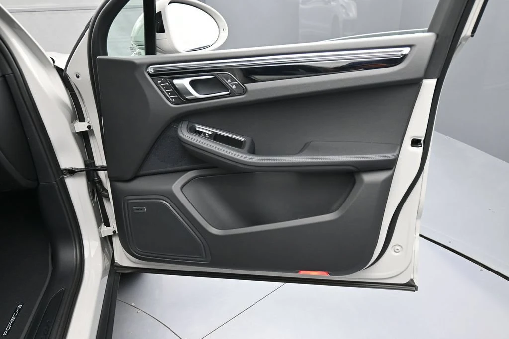 2026 Porsche Macan interior, door panel, Black