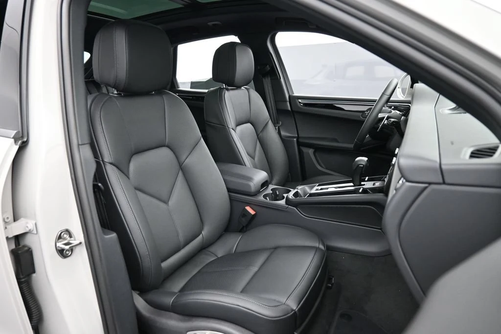 2026 Porsche Macan interior, seats, Black