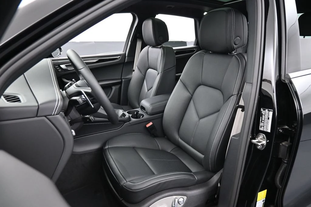 2026 Porsche Macan interior, seats, Black
