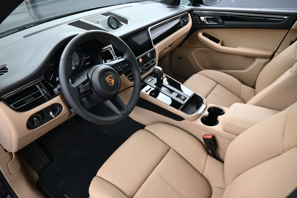 2026 Porsche Macan S interior, Black/Mojave Beige