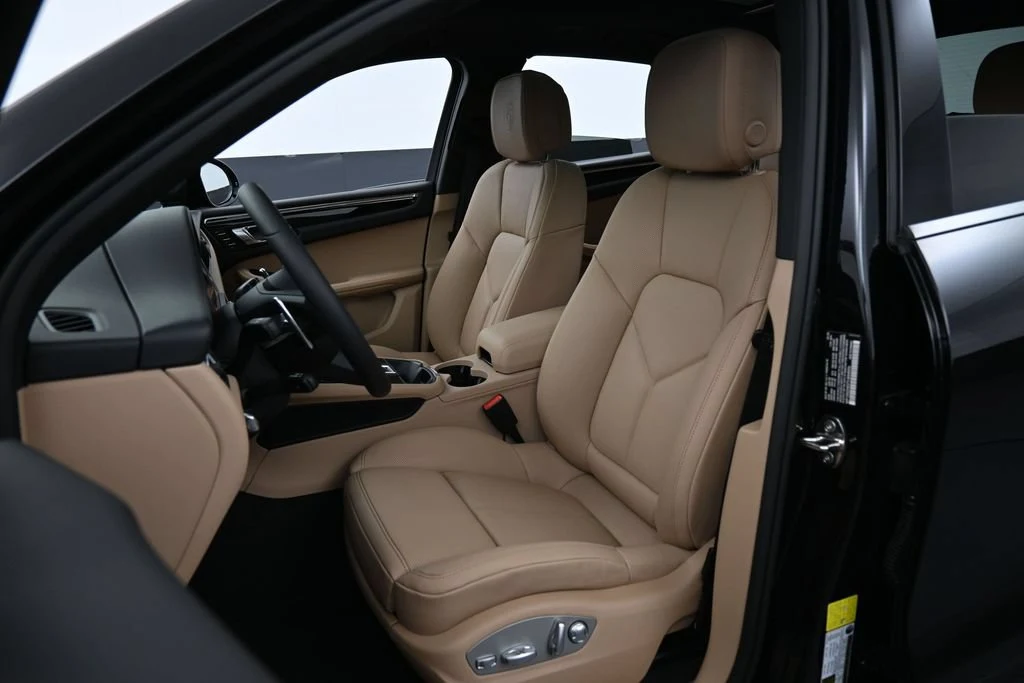2026 Porsche Macan S interior, seats, Black/Mojave Beige