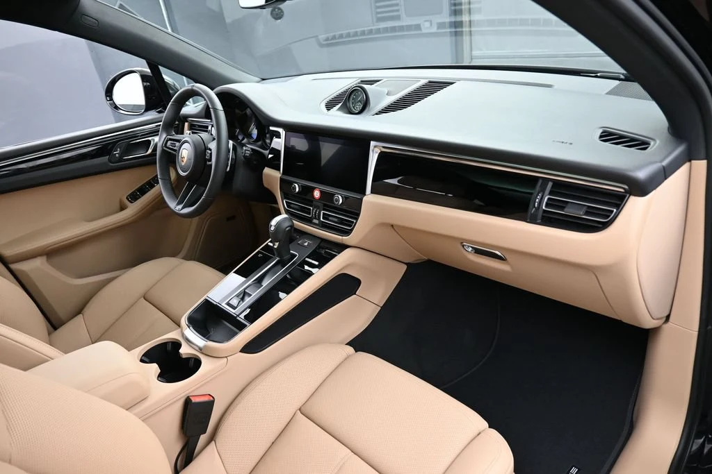 2026 Porsche Macan S interior, Black/Mojave Beige