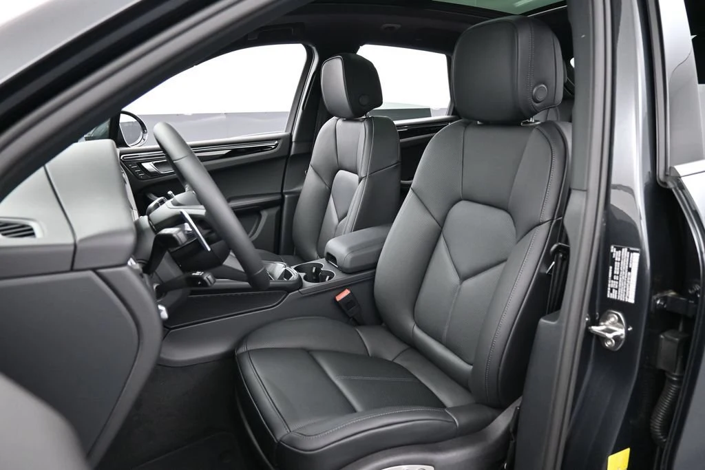 2026 Porsche Macan interior, seats, Black