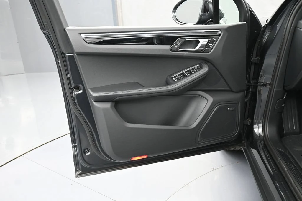 2026 Porsche Macan interior, door panel, Black