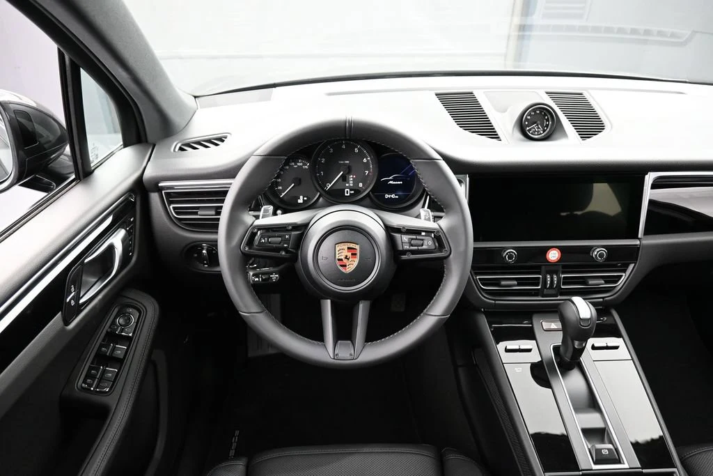 2026 Porsche Macan interior, dashboard, Black