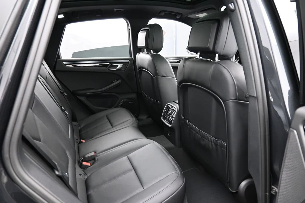 2026 Porsche Macan interior, seats, Black