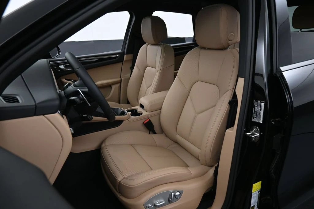 2026 Porsche Macan interior, seats, Black/Mojave Beige