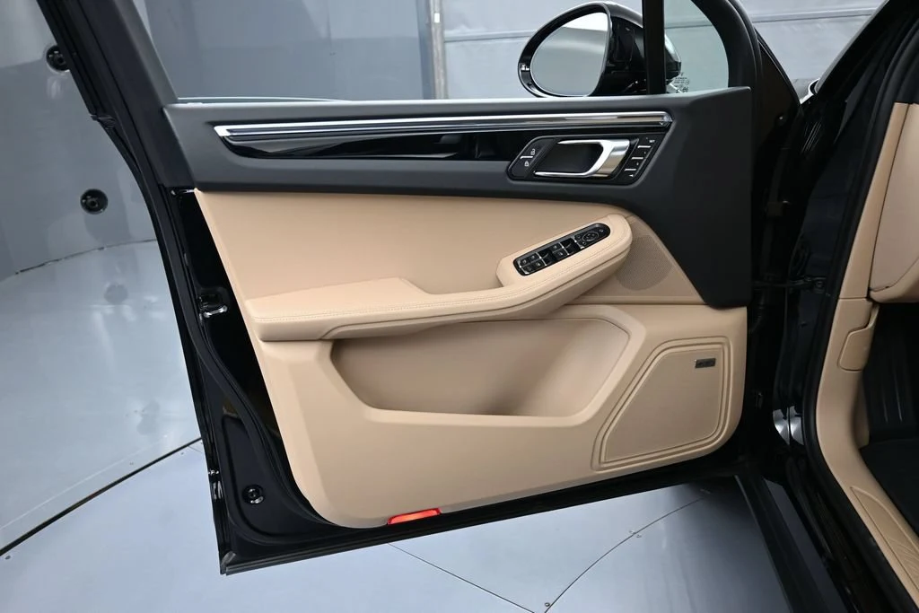 2026 Porsche Macan interior, door panel, Black/Mojave Beige