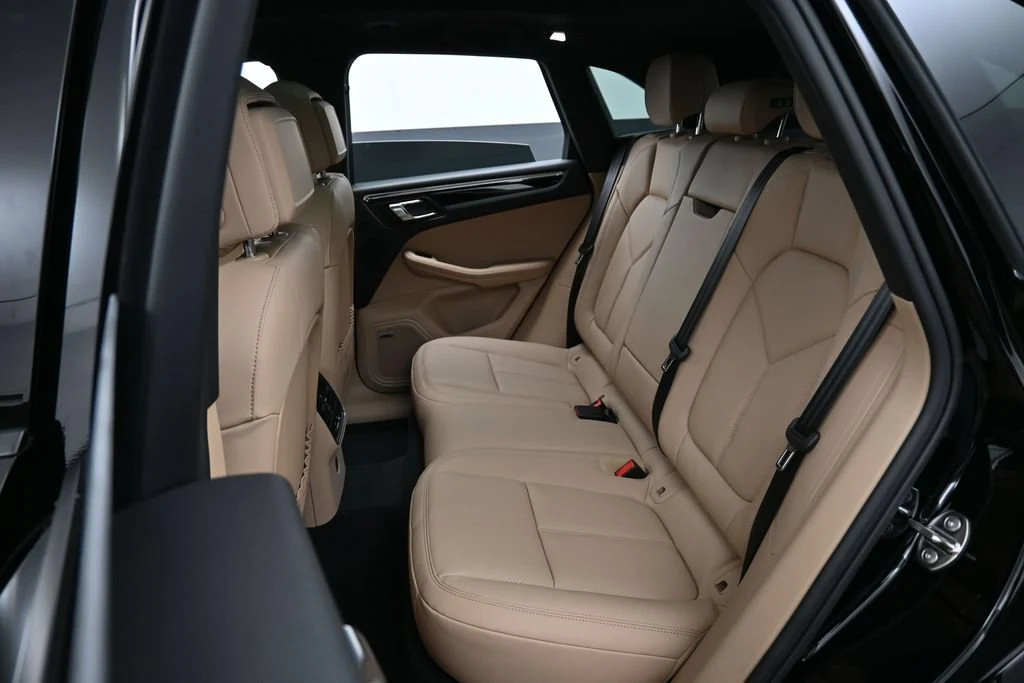 2026 Porsche Macan interior, seats, Black/Mojave Beige