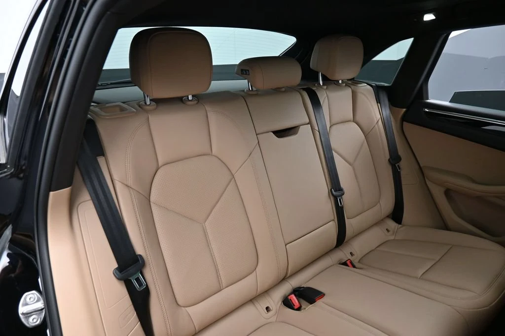 2026 Porsche Macan interior, seats, Black/Mojave Beige
