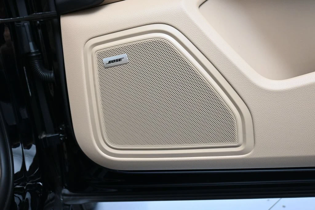 2026 Porsche Macan interior, door panel, Black/Mojave Beige