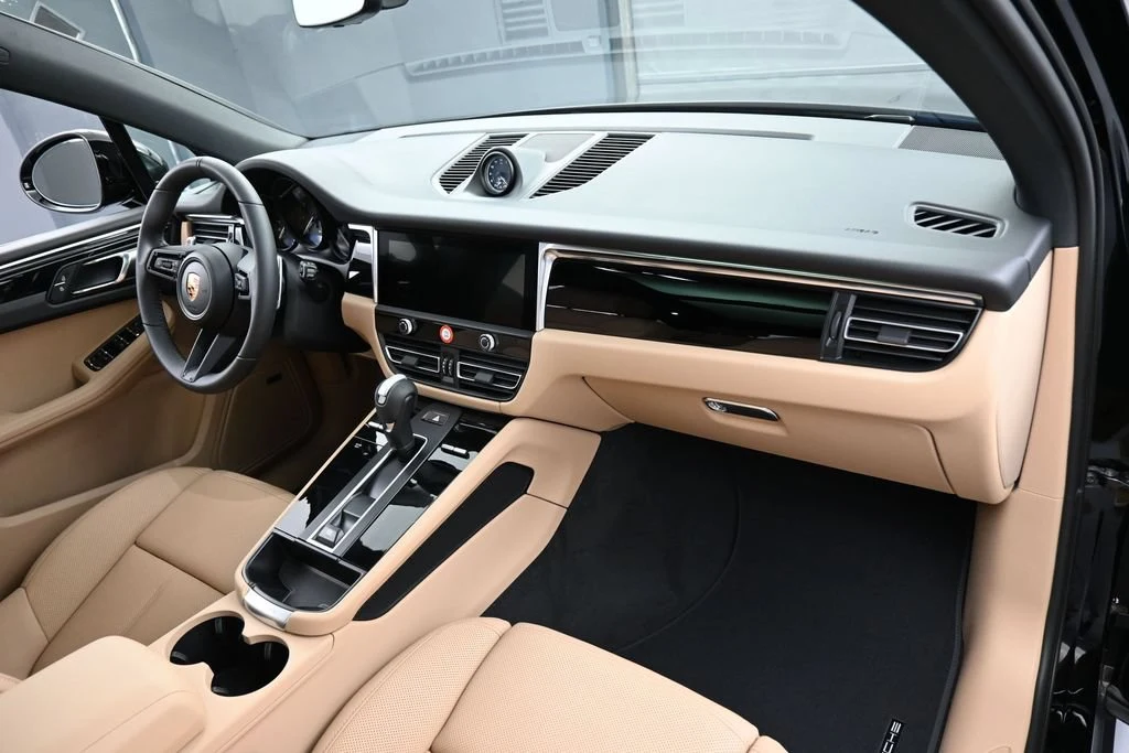 2026 Porsche Macan interior, Black/Mojave Beige