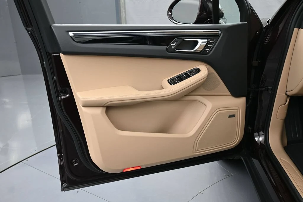 2026 Porsche Macan interior, door panel, Black/Mojave Beige