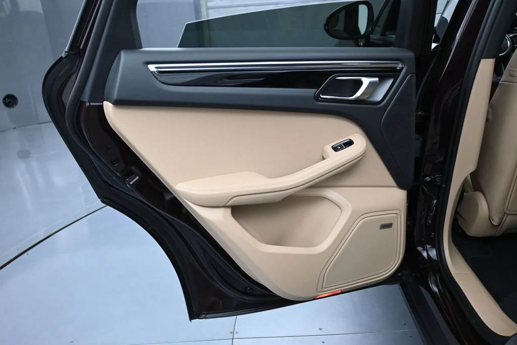 2026 Porsche Macan interior, door panel, Black/Mojave Beige