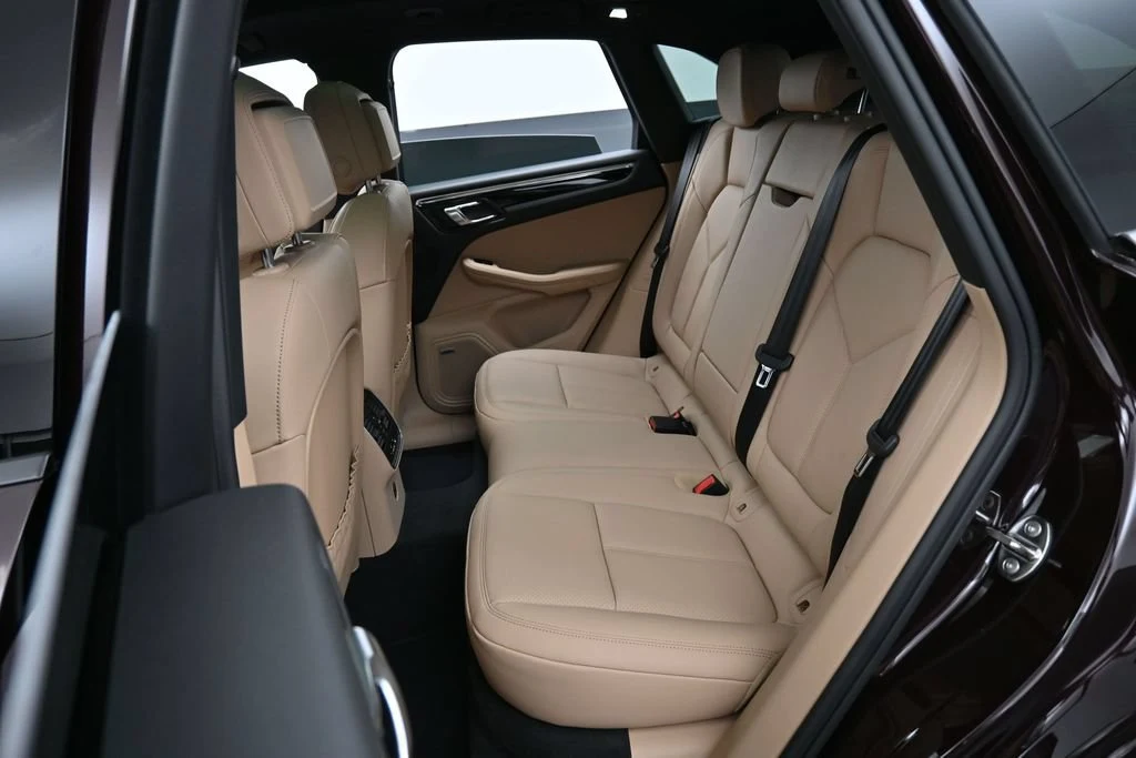 2026 Porsche Macan interior, seats, Black/Mojave Beige