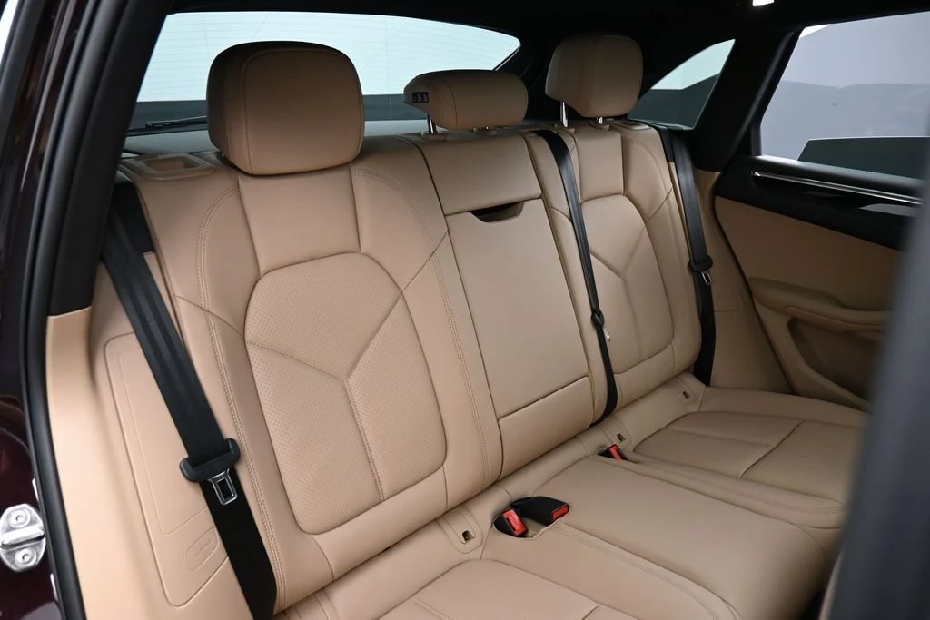 2026 Porsche Macan interior, seats, Black/Mojave Beige