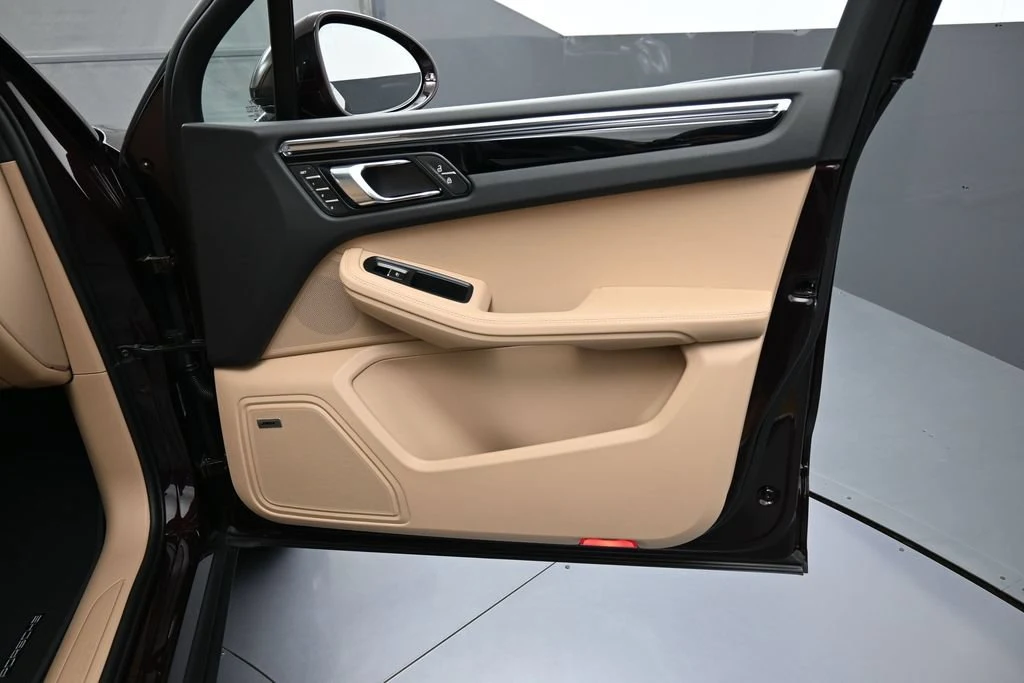 2026 Porsche Macan interior, door panel, Black/Mojave Beige